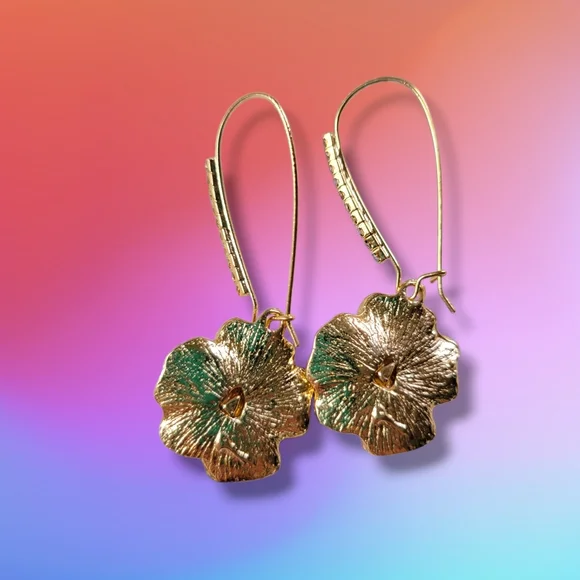 ✨️HP✨️Betsey Johnson | NWOT Colorful Romantic Floral Dangle Earrings - Picture 3 of 6